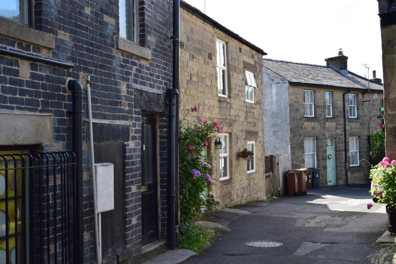 The Buxton Retreat A Luxurious 3-Storey Townhouse With Four Poster Bed And Double Jacuzzi Bath" Eksteriør billede